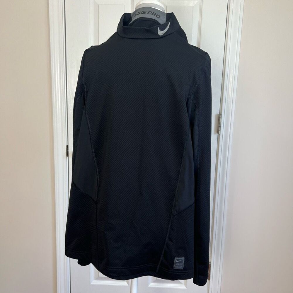! Nike Fitted women’s shirt